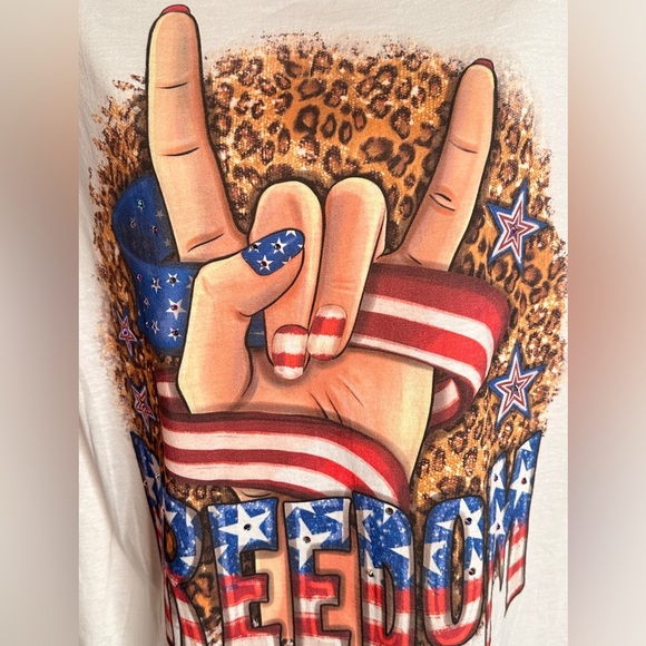 White Freedom Graphic T-Shirt With Bling - Picture 3 of 3